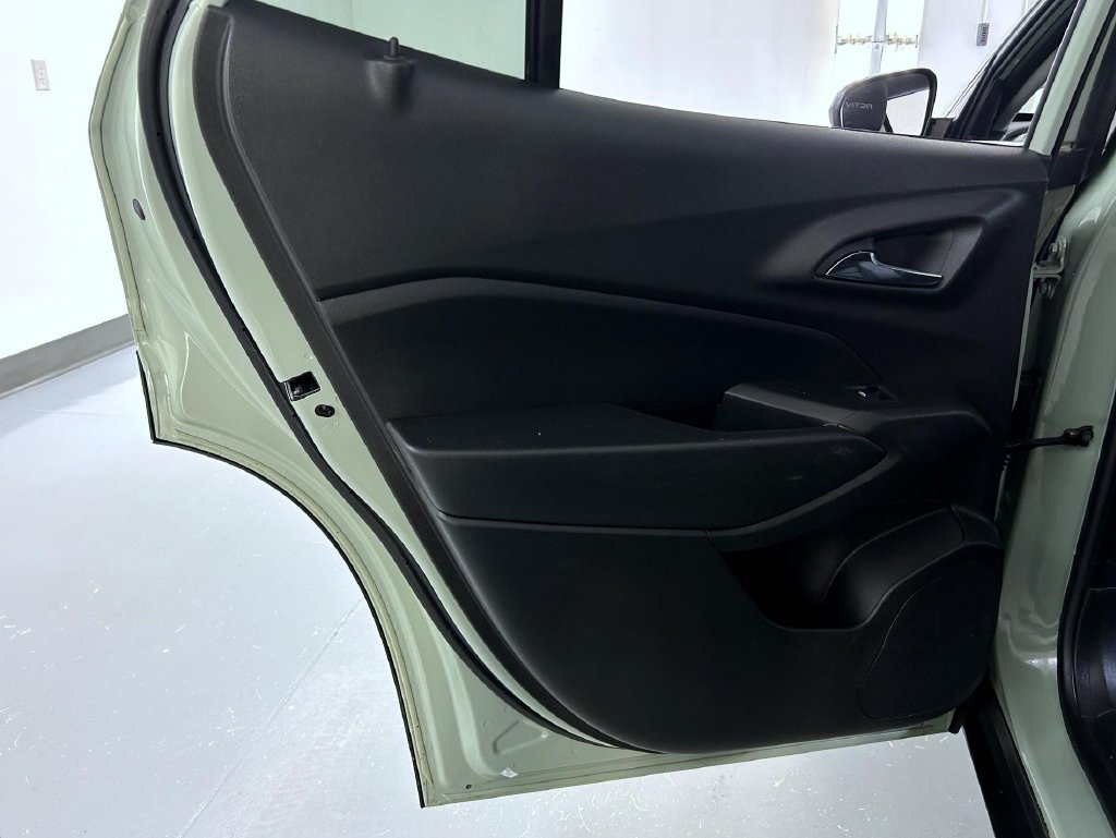 Certified 2025 Chevrolet Trax ACTIV FWD image 21
