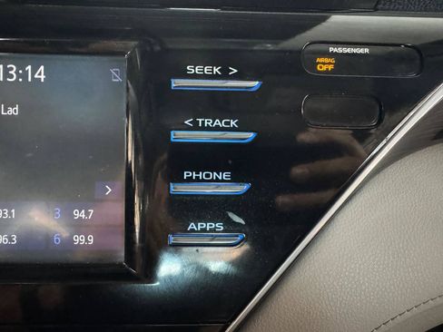 Used 2018 Toyota Camry LE FWD image 26