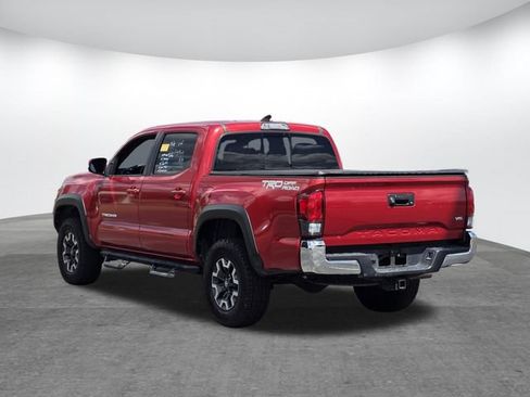 Used 2018 Toyota Tacoma TRD Off-Road RWD image 6