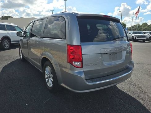 Used 2019 Dodge Grand Caravan SXT FWD image 3