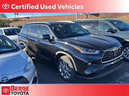 Used 2024 Toyota Highlander Limited image 1
