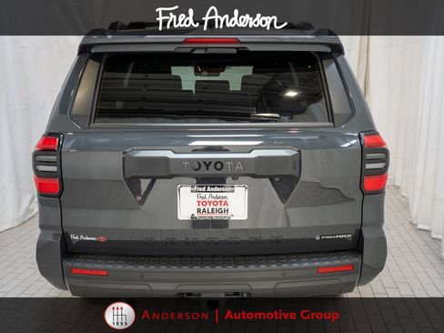 Used 2025 Toyota 4Runner TRD Off-Road Premium AWD/4WD image 4