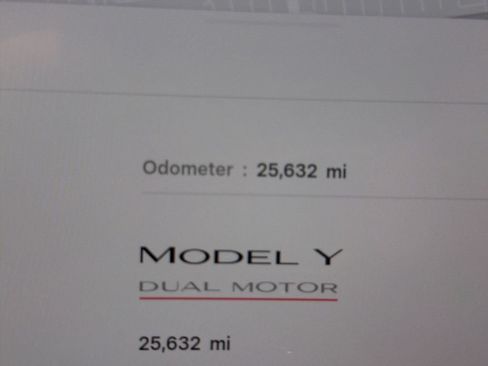 Used 2023 Tesla Model Y Performance AWD/4WD image 10