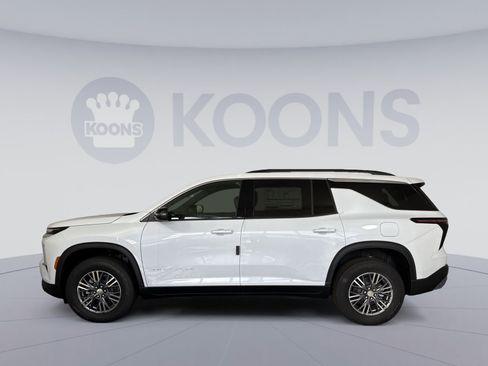 New 2026 Chevrolet Traverse LT w/ LPO, Floor Liner Package image 2