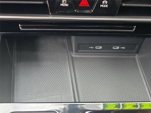 Used 2024 Volkswagen Atlas SE FWD image 21