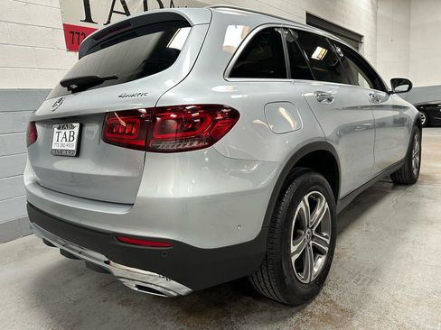 Used 2022 Mercedes-Benz GLC 300 4MATIC image 3