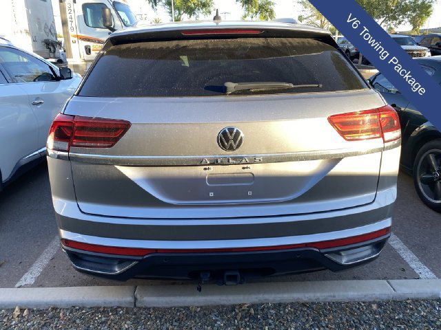 Used 2021 Volkswagen Atlas Cross Sport SE w/ Panoramic Sunroof Package FWD image 3