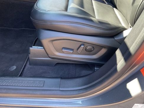 Certified 2022 Ford Explorer XLT w/ Equipment Group 202A image 12