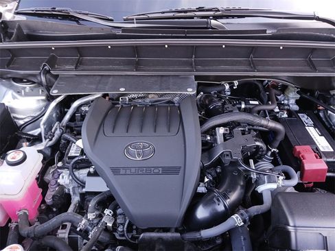 Used 2023 Toyota Highlander L image 14