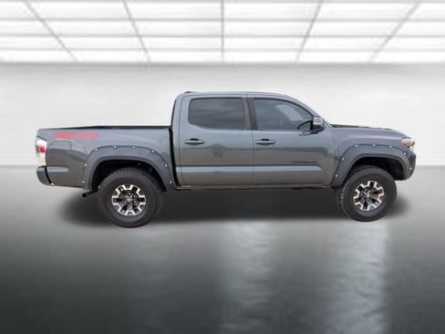 Used 2019 Toyota Tacoma TRD Off-Road w/ Technology Package AWD/4WD image 29