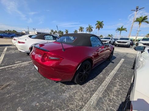 New 2025 MAZDA MX-5 Miata Club RWD image 9