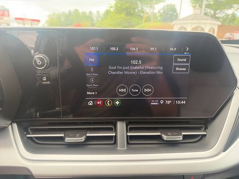 Used 2025 Chevrolet Trax LS w/ LS Convenience Package FWD image 19