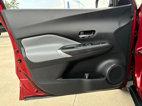 Used 2021 Nissan Kicks SR w/ SR Premium Package FWD image 8