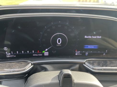 Used 2022 Cadillac Escalade Premium Luxury image 13