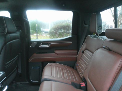 Used 2024 GMC Sierra 1500 Denali Ultimate image 30