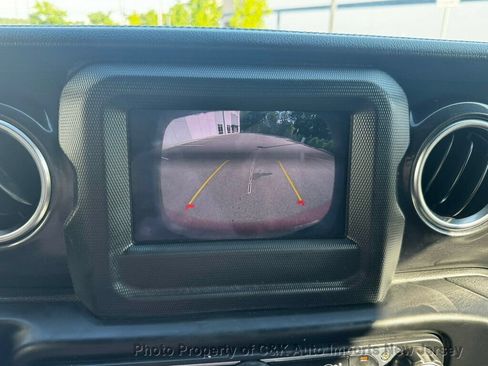 Used 2021 Jeep Wrangler Unlimited Sahara AWD/4WD image 21