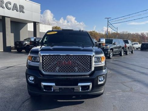 Used 2016 GMC Sierra 2500 Denali w/ Driver Alert Package image 9