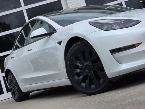 Used 2023 Tesla Model 3 Standard Range image 11