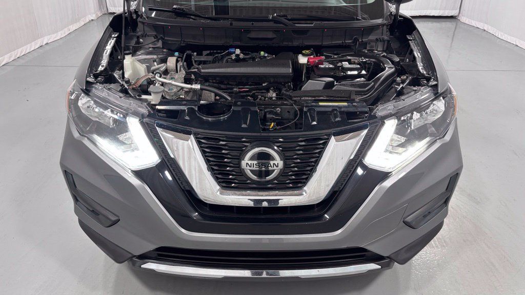 Used 2018 Nissan Rogue S AWD/4WD image 29