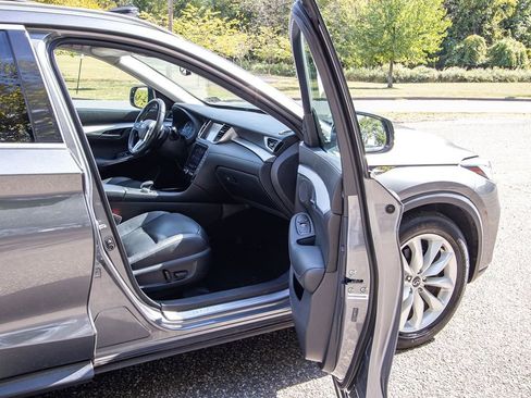 Used 2019 INFINITI QX50 Essential w/ Premium Heat Package image 17
