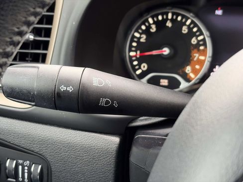 Used 2017 Jeep Renegade Latitude image 23