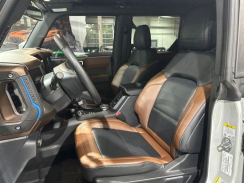 Used 2022 Ford Bronco Outer Banks w/ Sasquatch Package AWD/4WD image 5