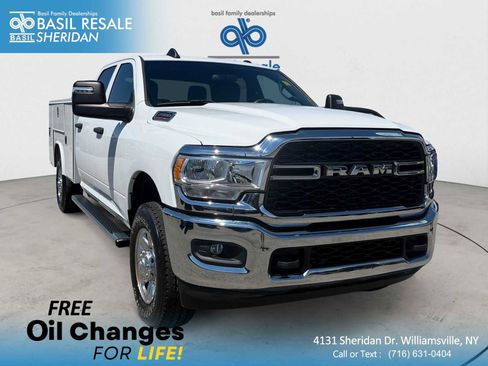 Used 2024 RAM 2500 Tradesman w/ Chrome Appearance Group AWD/4WD image 1
