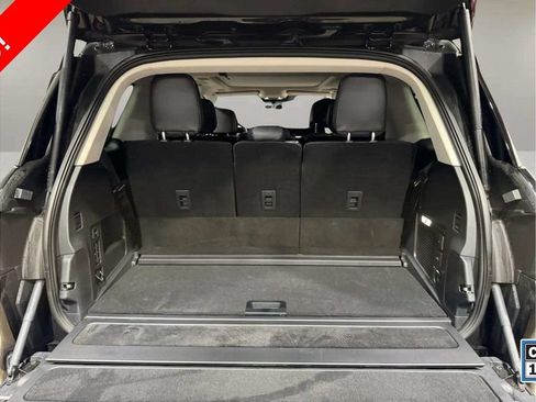 Certified 2025 Lincoln Navigator Reserve AWD/4WD image 28