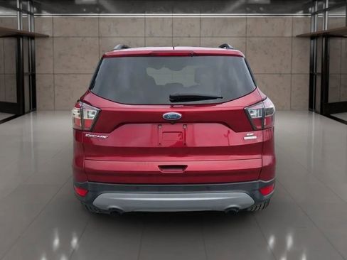 Used 2017 Ford Escape SE w/ Equipment Group 201A FWD image 8