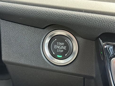 New 2025 Chevrolet Traverse LT w/ Enhanced Driving Package FWD image 27