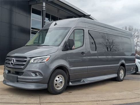 Used 2024 Mercedes-Benz Sprinter 3500 image 5