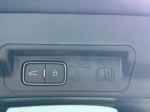 Used 2025 Ford Explorer ST-Line w/ ST-Line Street Pack image 20