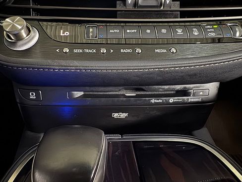 Used 2018 Lexus LS 500 AWD w/ Luxury Package image 36