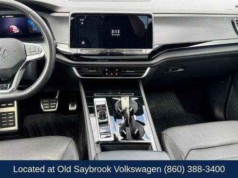 Used 2024 Volkswagen Atlas Cross Sport SEL R-Line AWD/4WD image 15