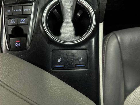 Certified 2018 Toyota Camry XLE w/ Audio Package FWD image 31