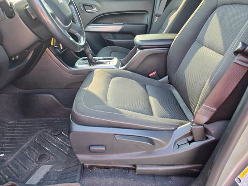 Used 2019 Chevrolet Colorado LT w/ LT Convenience Package RWD image 10