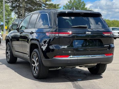 Used 2025 Jeep Grand Cherokee Limited w/ Luxury Tech Group II AWD/4WD image 10