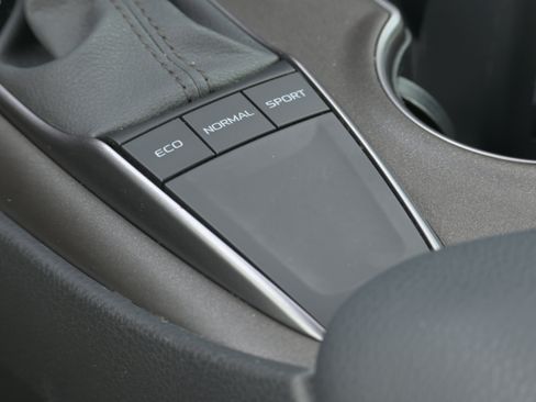 Used 2023 Toyota Camry SE FWD image 26