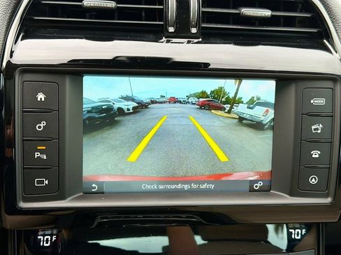 Used 2017 Jaguar XE Premium RWD image 32