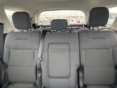 Used 2025 Ford Explorer Active image 34