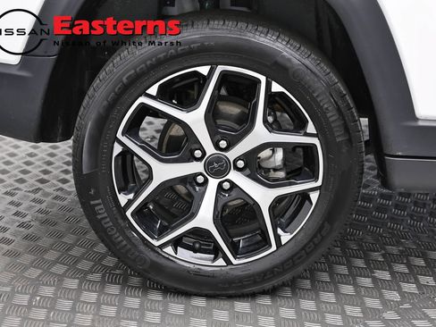 Used 2025 Jeep Compass Limited AWD/4WD image 29
