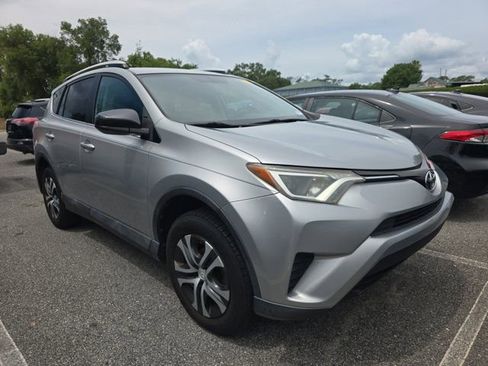 Used 2016 Toyota RAV4 LE FWD image 1