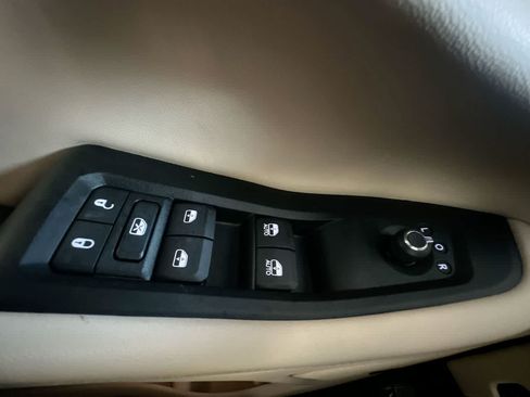 Used 2023 Jeep Grand Cherokee L Limited AWD/4WD image 17