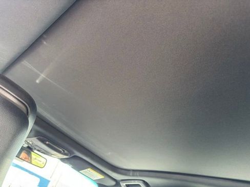 Used 2017 Lincoln Continental Reserve w/ Climate Package image 18