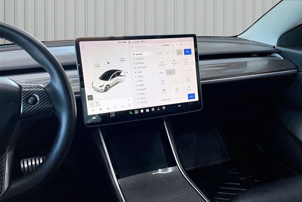 Used 2020 Tesla Model 3 Standard Range Plus RWD image 9