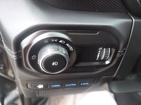 Used 2025 Jeep Wrangler Unlimited Rubicon 4xe w/ Safety Group AWD/4WD image 16