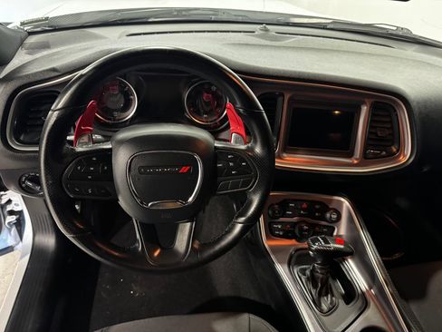 Used 2022 Dodge Challenger GT RWD image 5
