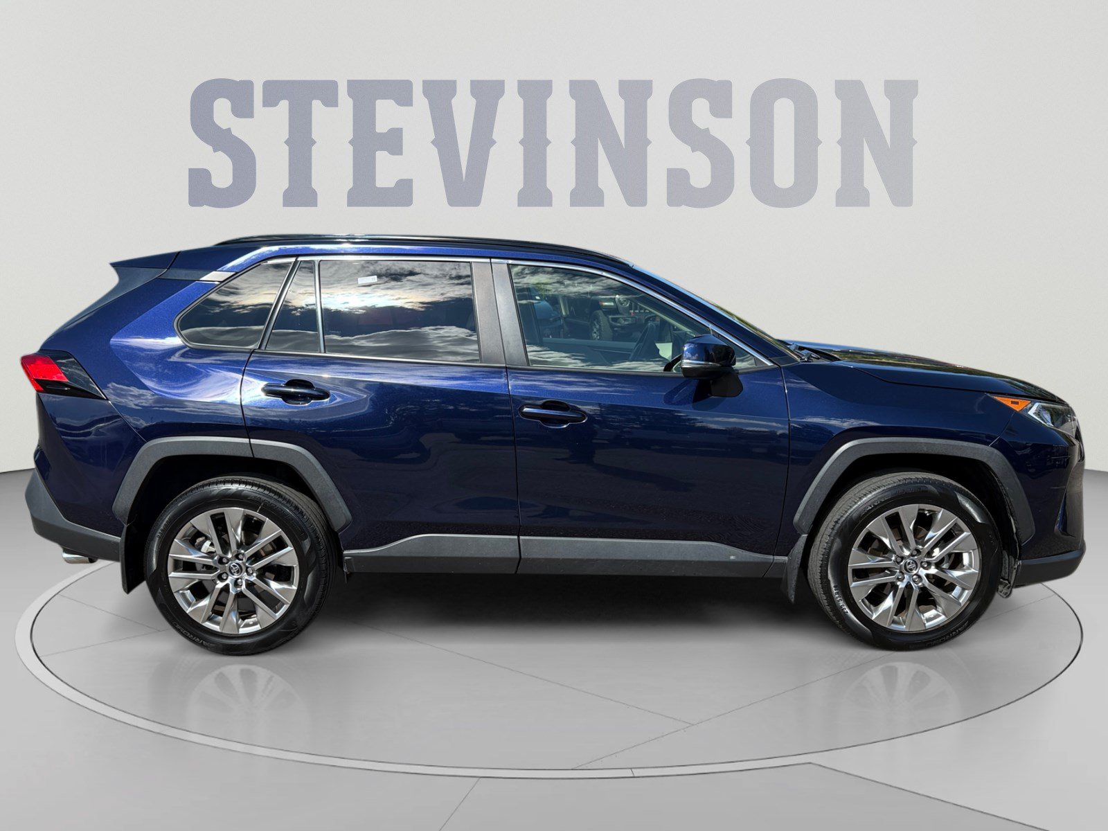 Used 2019 Toyota RAV4 XLE Premium w/ Cold Weather Package AWD/4WD image 6
