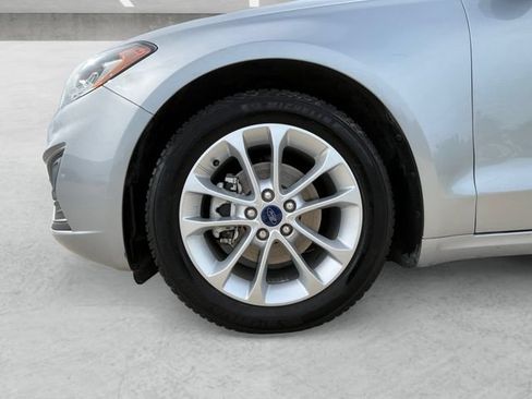 Used 2020 Ford Fusion SE FWD image 23