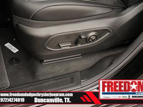 New 2024 Jeep Grand Cherokee L Altitude image 37